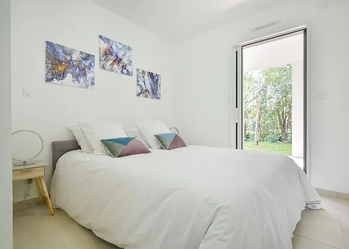 T3 Neuf – C13 - Jardin-Terrasse Et Piscine – Accès Direct Plages Et Centre Village
