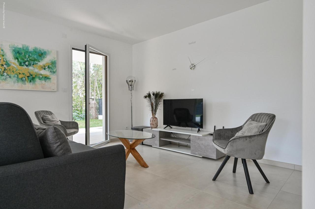 T3 Neuf – C13 - Jardin-terrasse Et Piscine – Accès Direct Plages Et Centre Village Apartment *