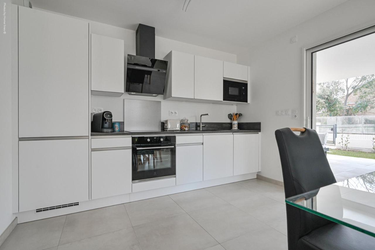 T3 Neuf – C13 - Jardin-terrasse Et Piscine – Accès Direct Plages Et Centre Village Apartment *