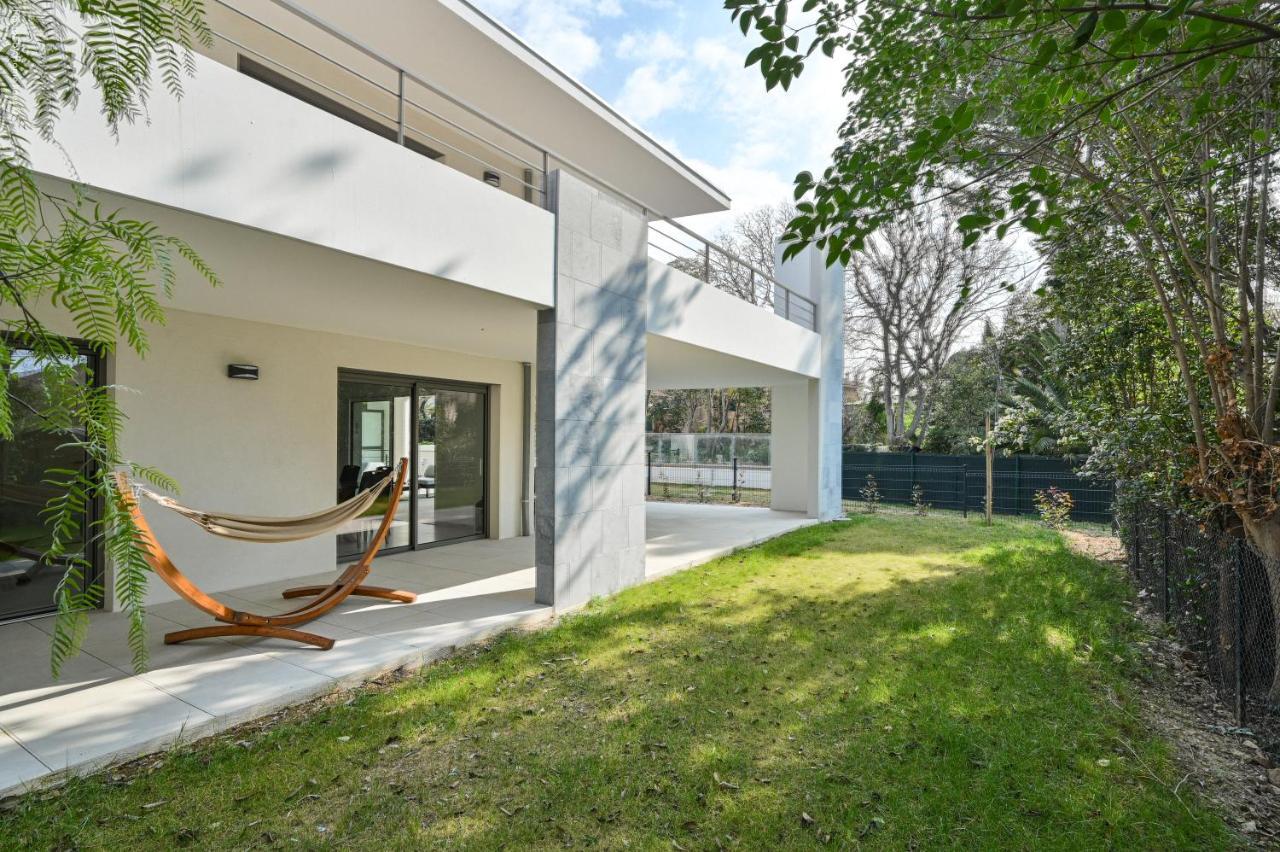 T3 Neuf - C13 - Jardin-terrasse Et Piscine - Acces Direct Plages Et Centre Village Apartment