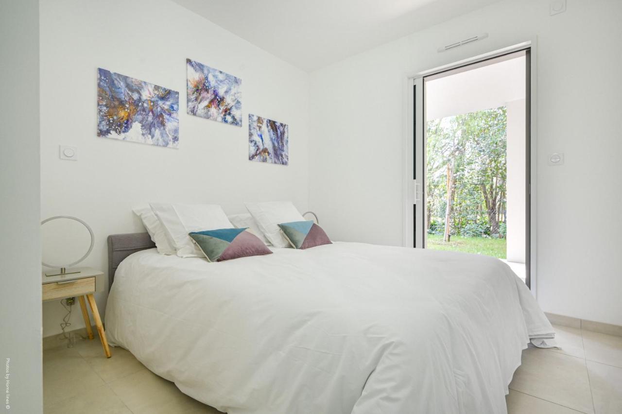 T3 Neuf - C13 - Jardin-terrasse Et Piscine - Acces Direct Plages Et Centre Village